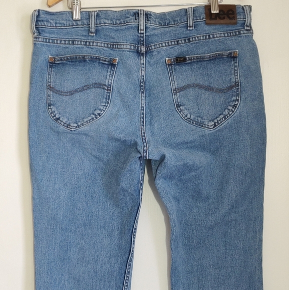 Lee Men's Regular Fit Blue Jeans - Picture 5 of 6